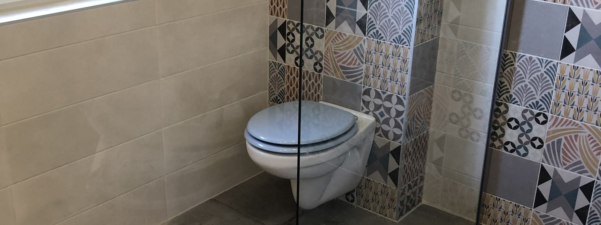 4 astuces pour optimiser l&rsquo;espace dans une salle de bain avec toilettes int&eacute;gr&eacute;es Saint-Louis